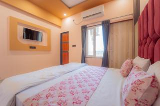 Hotel Galaxy 700 - A Luxury Hotel, Near KhatuShyamJi Temple - 4