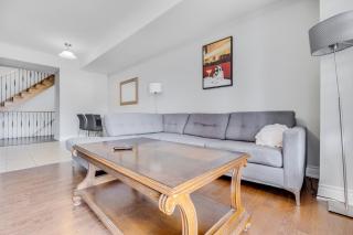 Spacious Bright Private! Townhome in Markham - 6