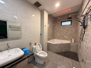 Permas Jaya Corner Homestay -Event -Party -TablePool -Karaoke -BBQ - 5