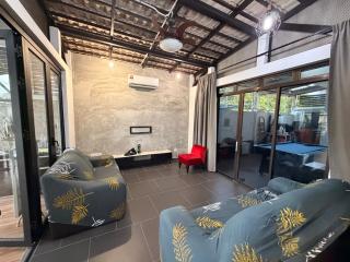 Permas Jaya Corner Homestay -Event -Party -TablePool -Karaoke -BBQ - 1