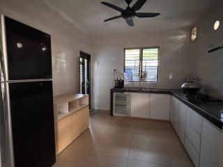 Permas Jaya Corner Homestay -Event -Party -TablePool -Karaoke -BBQ - 7