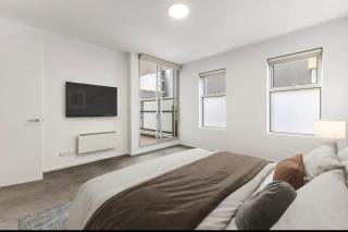 Port Melbourne Luxe Escape 2BR, 2BA, Pool, Balcony - Melbourne - 8