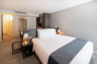 Hotel Le Mount Suite Delhi - 1