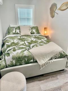 Lil' Beach Getaway - 6