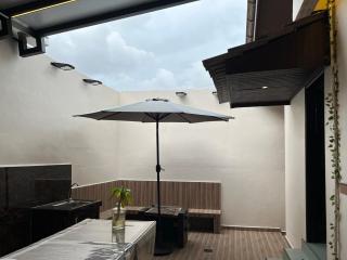 25Pax VillaMax Klebang 6Bedroom 4Bath with Pool BBQ SingK - 1