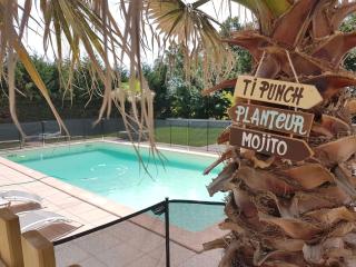 Grande maison Charentaise de 200m2 avec piscine chauffée proche La Rochelle - 0