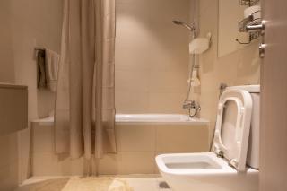 Discover Yas 2BR in Water's Edge B10 -232 - 3
