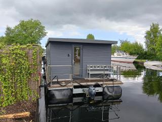 Houseboat Enjoy with 200m Private Garden on the Lake - 1