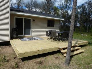 Tall Pines Lodge great location sleeps 9 - Irons - 8