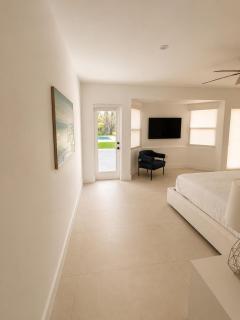 Modern Miami Mansion Pool & Soccer and Game Room - 2