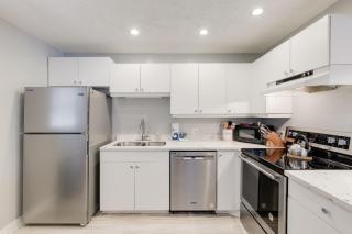 Stunning Two Story Penthouse Blind Pass Sleeps 8 - 8