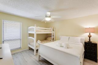Stunning Two Story Penthouse Blind Pass Sleeps 8 - 2