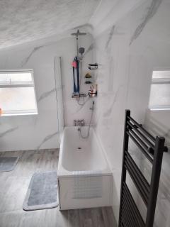Murston Double Room - 8