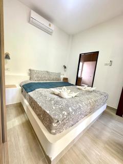 1-Bedroom House with Shared Pool - 5