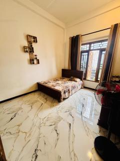 Fully furnished 3-bed house, AC, kitchen & parking - 5