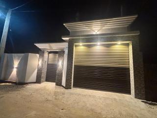 Fully furnished 3-bed house, AC, kitchen & parking - 1