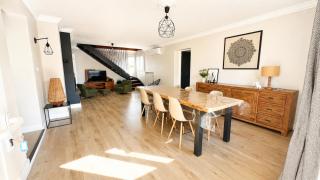 Bastia - Very spacious 130m2 Villa Top Apartment with Garden, 2 AC Bedrooms, Near Port, City Center, and Beaches in Bastia" - 4