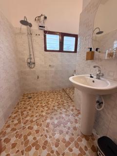 Grand appartement non loin du centre de Cotonou - 7
