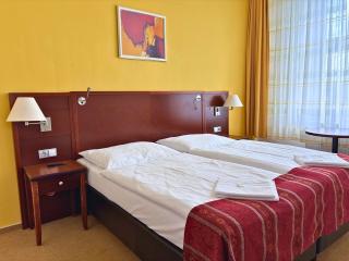 Hotel ZRUČ - 0