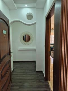 7 - Homey 2 bedroom Apartment Close to Market - 9