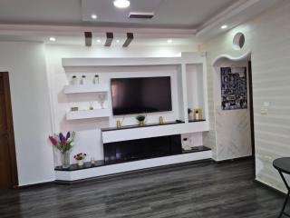7 - Homey 2 bedroom Apartment Close to Market - 3