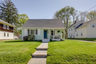 < 1 Mi to Dtwn Westerly! Walkable Coastal Escape - 8
