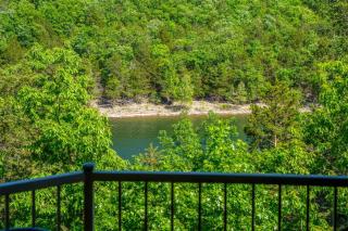 The Shoreline Suite 2BDR - 7