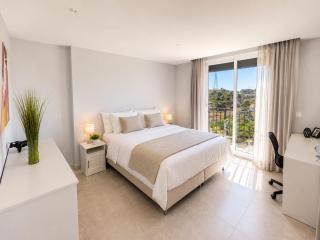 Luxury Penthouse with private pool, seaview solarium BBQ, Gym, paddle and free parking - Magnolia Properties - 7