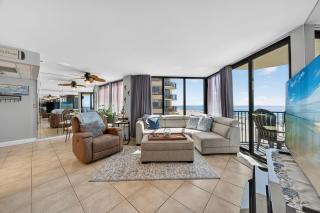 Beachfront Condo! Free Beach Chair Service by Dolce Vita Getaways - 6