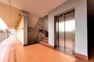 Prime Stay - Deluxe 1 Bedroom Apartment with Balcony - Budapest - 8