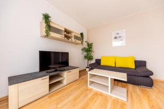 Prime Stay - Deluxe 1 Bedroom Apartment with Balcony - Budapest - 1