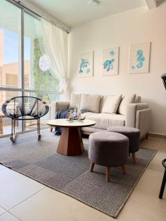 Nuevo y moderno apartamento cerca al mar 3 habitaciones 2 baños estacionamiento gratis wifi alta velocidad capacidad 6 personas - 0