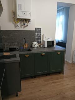 Deluxe Vintage Apartment - 2