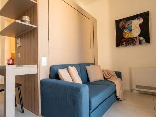 Design Studio with Balcony & Parking Lugano - 2