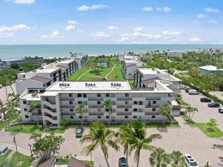 NEW 354 Gulf Water Views CoolCabana Beach Items - 4