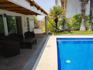 Cozy little house with a private pool - 2