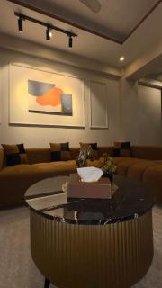 Margalla Whisper Modern 2BHK Netflix Fast Wifi - 5