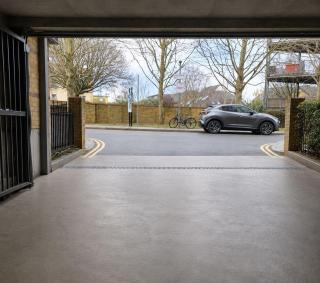 Free Parking Large Balcony Central Location - 2
