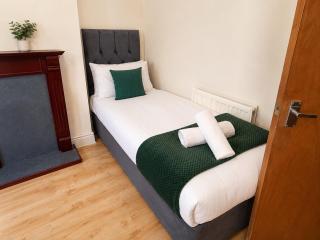 Falcon - 2 Bedroom Ground floor flat in Central London - 9