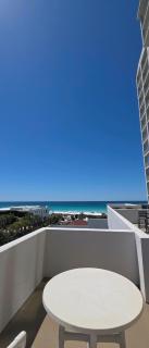 Beach Manor 0404 - 9