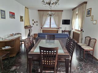 Retica Tirano garage EV Station & Biliards BBQ e private Parking - 0