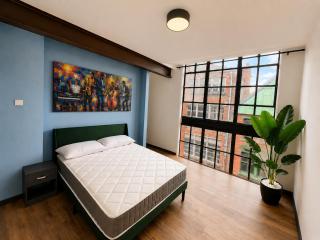 2BR City Centre Apt Sleeps 8 - 2 Bath - 7
