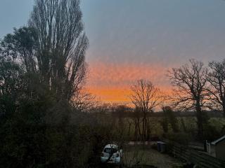Fables - storybook cottage, Suffolk sunsets - 7