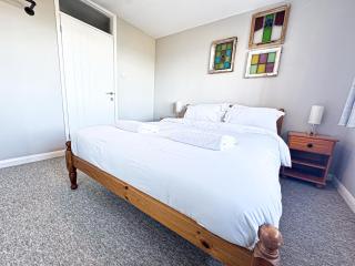 Detached 3 bedroom property with stunning ocean views - 8