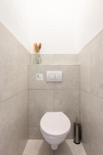 Emora Modern City Center Apartment - 4