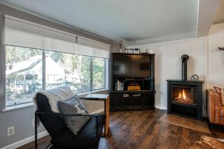 Tollhouse Cottage Heart of Shaver - 2