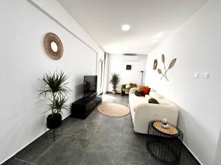 Sea View 2-bedroom Apartment in Paphos Port - 8