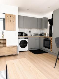 Chic 1BR near Le Marais, modern, calm, central - 7