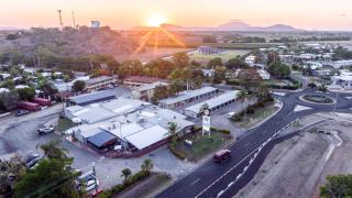 Nightcap at Queens Beach Hotel - Bowen - 7