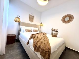 Sea View 2-bedroom Apartment in Paphos Port - 5